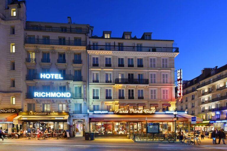Façade de l'Hôtel Richmond, face à la Gare du Nord